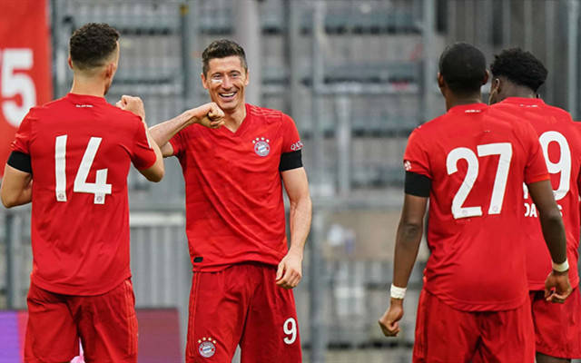  弗拉霍维奇戴帽佛罗伦萨强势重返欧冠区  