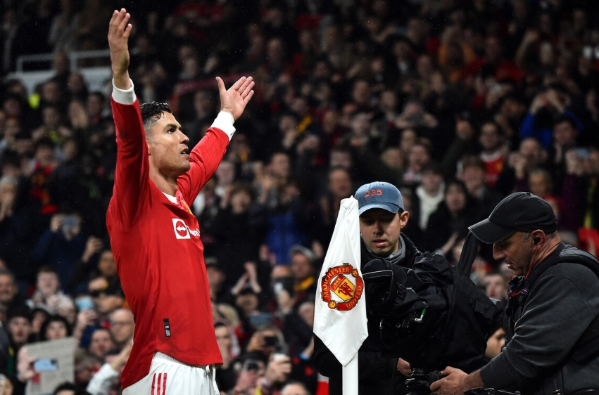  曼联租借巨星表现亮眼，滕哈赫改革见成效  